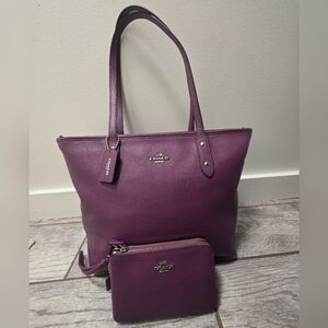 2 Pieces Coach Lavender Women's Tote Bag And Wallet Set